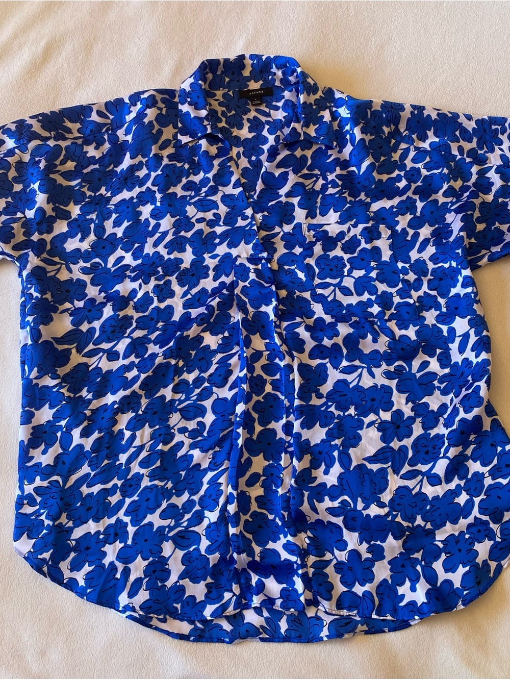 Alfani White Shirt with Bold Blue Floral Print, Size L, NEVER WORN